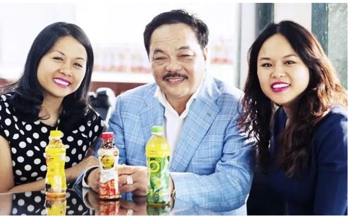 Khởi[-]tố[-]vụ[-]án[-]liên[-]quan[-]con[-]Chủ[-]tịch[-]Tập[-]đoàn[-]Tân[-]Hiệp[-]Phát